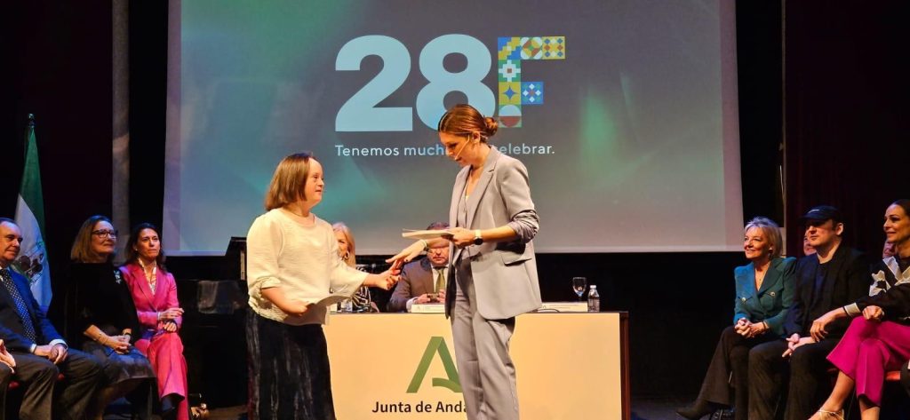 Marta Garzon 28 febrero imposicion banderas junta de andalucia