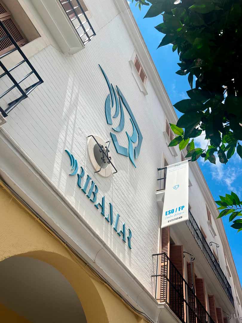 Ribamar fachada barrio santa cruz centro educativo sevilla
