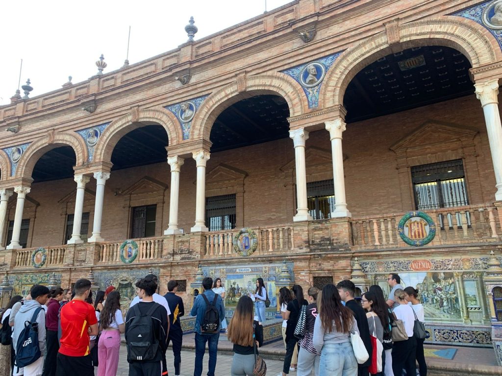 Dia Mundial del Turismo CFGS Alojamientos Turísticos Ribamar Plaza de España