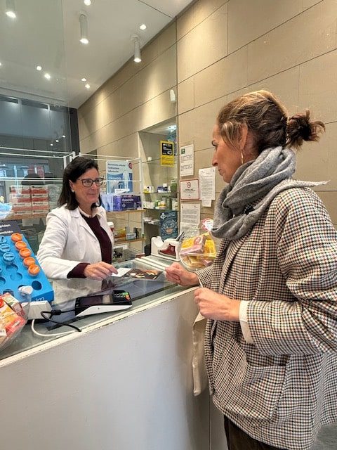 entrega felicitaciones de navidad Ribamar barrio santa cruz sevilla