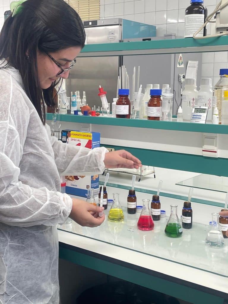 Dia Internacional de la Mujer y la Nina en la Ciencia Ribamar ESO FP sanidad Sevilla