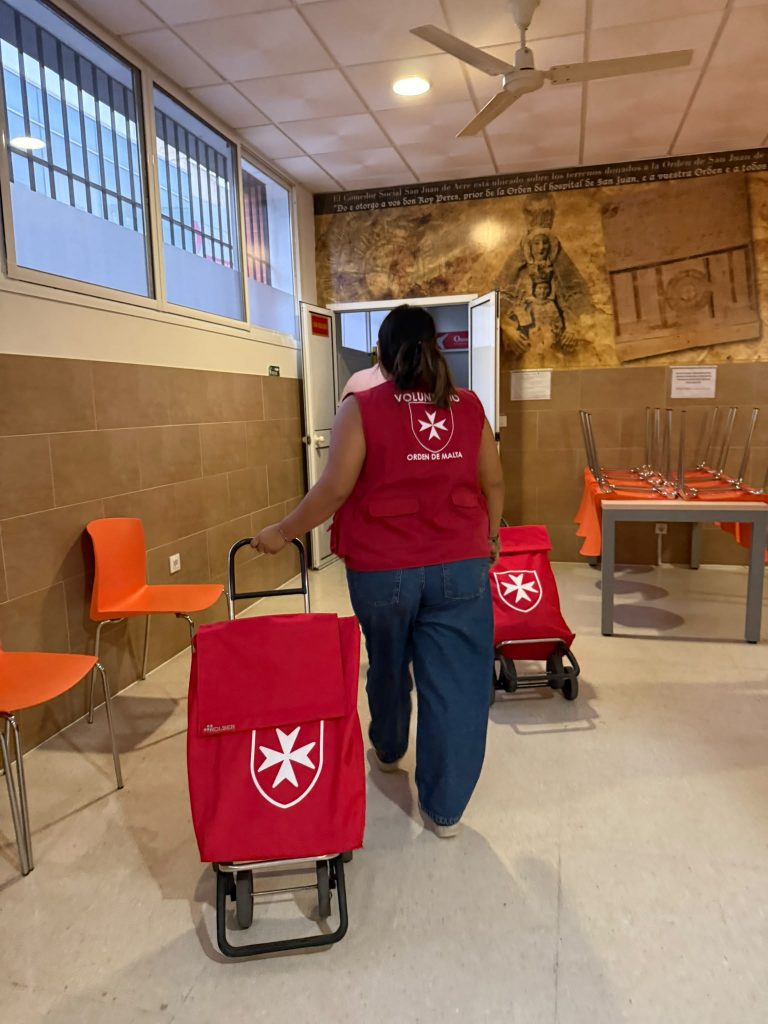 voluntariado Ribamar La Orden de Malta Sevilla reparto de alimentos